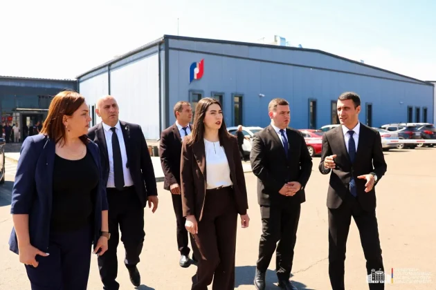 Քաղաքացիների առաջարկով գործնական քննության մեկնարկային կետը կտեղափոխվի. ՆԳ նախարարն այցելել է Շիրակի մարզի հաշվառման-քննական բաժին | armenpress.am